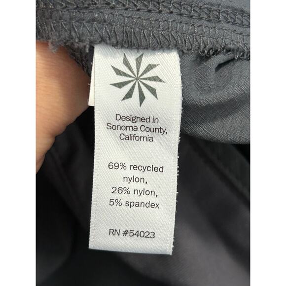 Athleta Women's Dark Wash Zipper Pocket Trekkie Bermuda 2.0 Shorts Black Size 6 - Picture 7 of 10